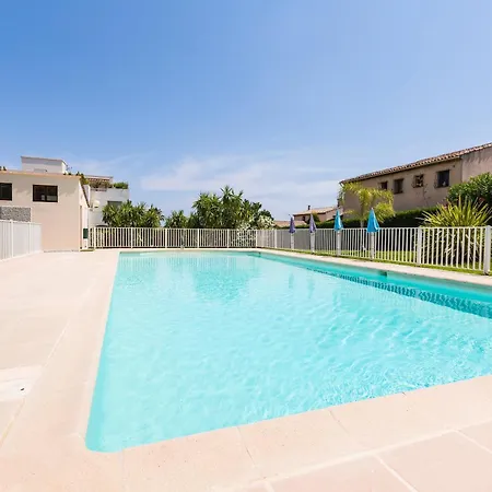 Rez De Jardin, Grande Terrasse Dans Avec Piscine Διαμέρισμα *