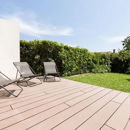 Rez De Jardin, Grande Terrasse Dans Avec Piscine Apartment